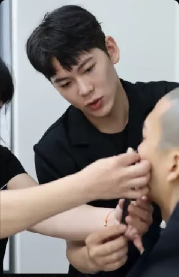 業界唯一真人光頭設計